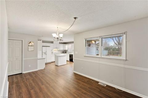 2903 Ingleside Dr, High Point, NC 27265 photo 9