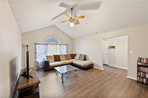 2903 Ingleside Dr, High Point, NC 27265 photo 4