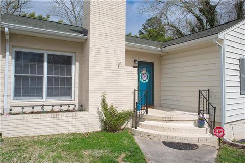 626 Rockspring Rd, High Point, NC 27265 photo 2
