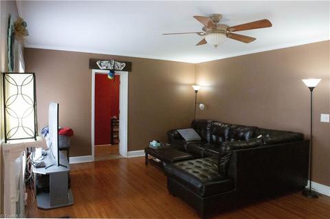 626 Rockspring Rd, High Point, NC 27265 photo 4