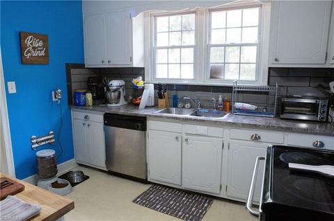626 Rockspring Rd, High Point, NC 27265 photo 9