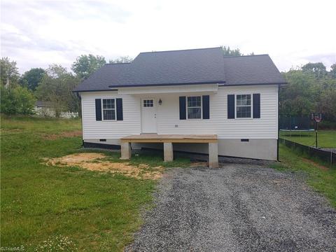 315 N 3rd Ave, Mayodan, NC 27027 photo 1