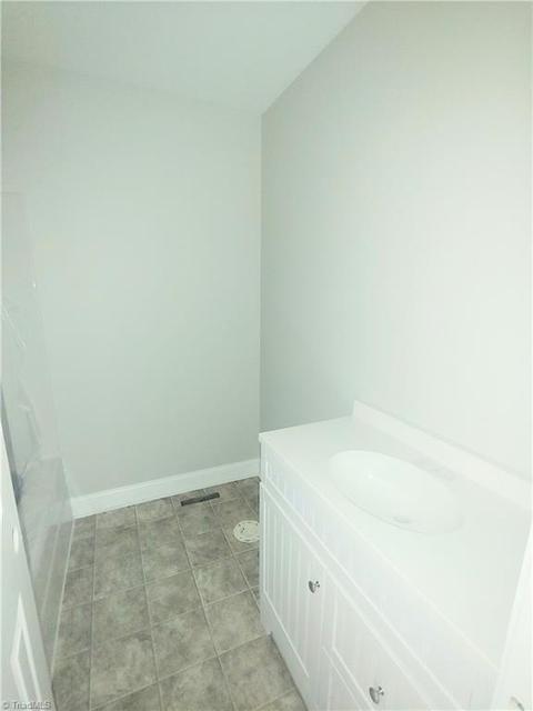 315 N 3rd Ave, Mayodan, NC 27027 photo 7