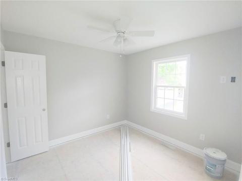 315 N 3rd Ave, Mayodan, NC 27027 photo 9