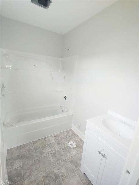 315 N 3rd Ave, Mayodan, NC 27027 photo 10
