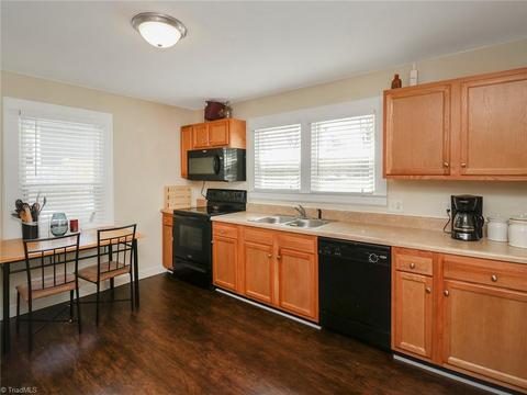 103 Chase Ave, High Point, NC 27260 photo 4