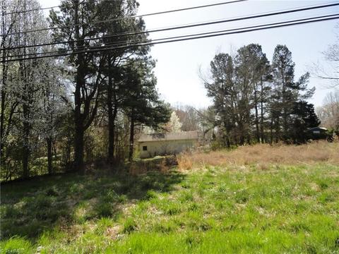 7029 Wright Rd, Thomasville, NC 27360 photo 1