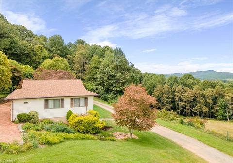 196 Low Gap Rd, Floyd, VA 24091 photo 3