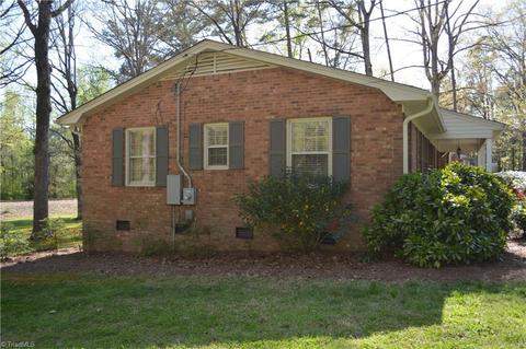 655 E Timber Ln, Robbins, NC 27325 photo 11