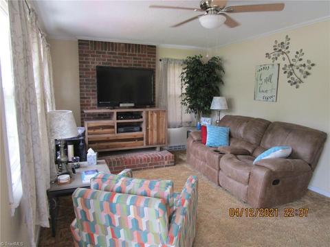 1632 Larkin St, High Point, NC 27262 photo 7