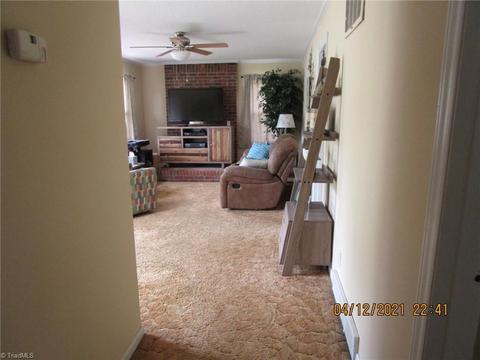 1632 Larkin St, High Point, NC 27262 photo 6