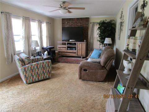 1632 Larkin St, High Point, NC 27262 photo 4
