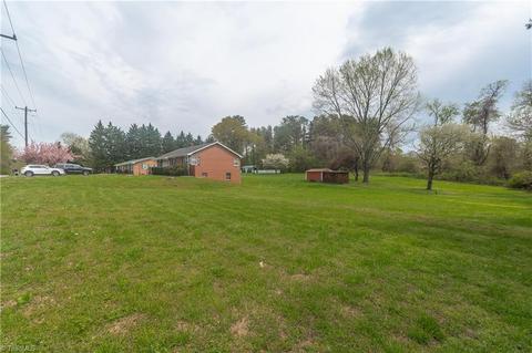 1070 E Pine St, Mount Airy, NC 27030 photo 22