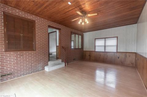 1070 E Pine St, Mount Airy, NC 27030 photo 4