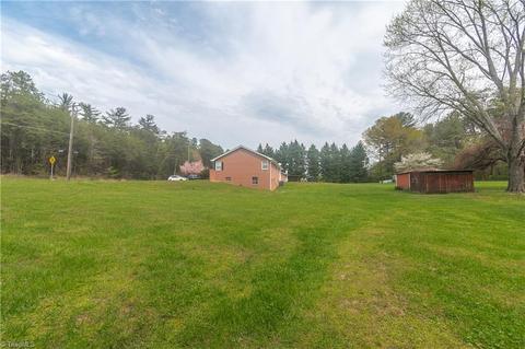1070 E Pine St, Mount Airy, NC 27030 photo 23