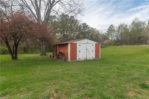 1070 E Pine St, Mount Airy, NC 27030 photo 26