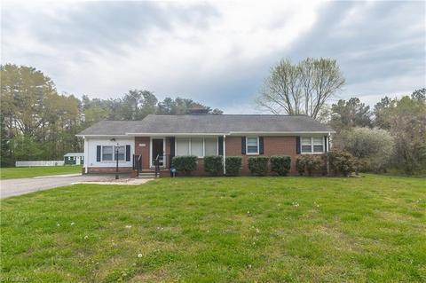 1070 E Pine St, Mount Airy, NC 27030 photo 2