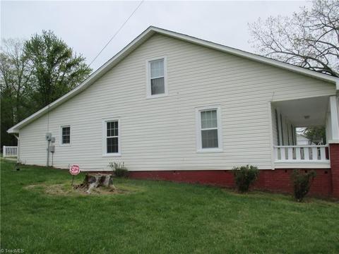 1064 Mill St, Pinnacle, NC 27043 photo 2