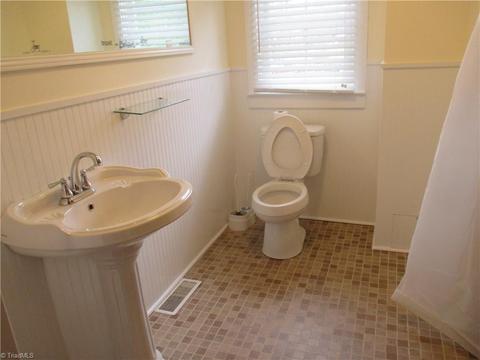 1064 Mill St, Pinnacle, NC 27043 photo 16