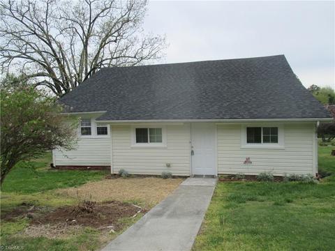 1064 Mill St, Pinnacle, NC 27043 photo 3