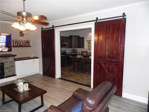 75 River Pointe Ln, Sparta, NC 28675 photo 8
