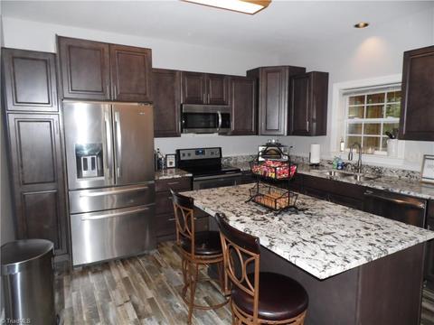 75 River Pointe Ln, Sparta, NC 28675 photo 11