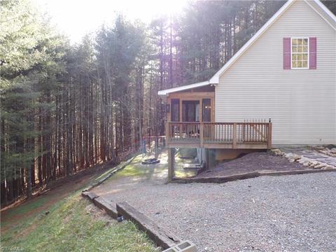 75 River Pointe Ln, Sparta, NC 28675 photo 35