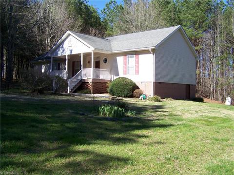 300 Ashley Loop, Eden, NC 27288 photo 2