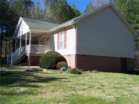 300 Ashley Loop, Eden, NC 27288 photo 3