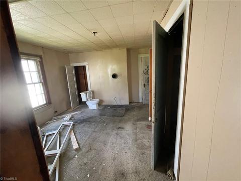 200 Maple Ave, Thomasville, NC 27360 photo 24