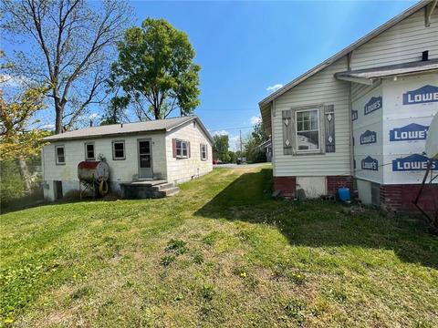 200 Maple Ave, Thomasville, NC 27360 photo 4