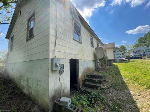 200 Maple Ave, Thomasville, NC 27360 photo 8