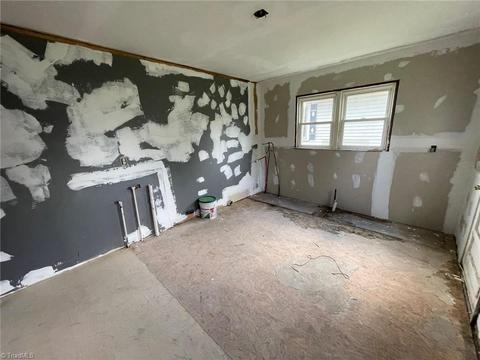 200 Maple Ave, Thomasville, NC 27360 photo 11
