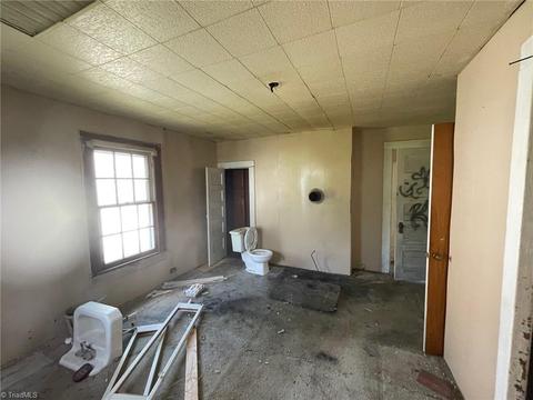 200 Maple Ave, Thomasville, NC 27360 photo 23