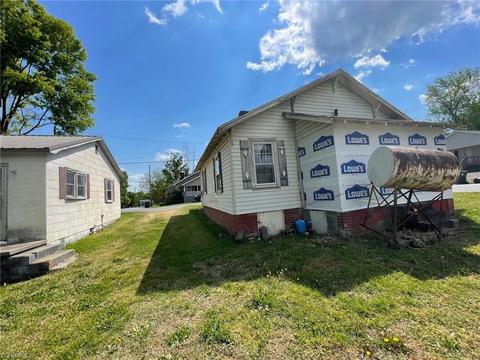 200 Maple Ave, Thomasville, NC 27360 photo 3