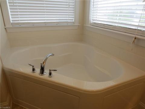 3608 Cottesmore Dr, High Point, NC 27265 photo 19