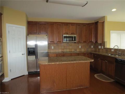 3608 Cottesmore Dr, High Point, NC 27265 photo 13