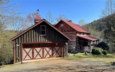 431 Running Cedar Dr, Traphill, NC 28685 photo 2