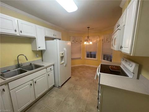 3463 Limestone Ct, High Point, NC 27265 photo 10
