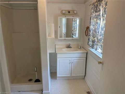 207 S 5th Ave, Mayodan, NC 27027 photo 19