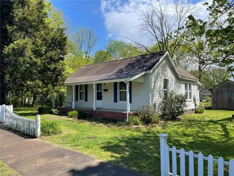 207 S 5th Ave, Mayodan, NC 27027 photo 1