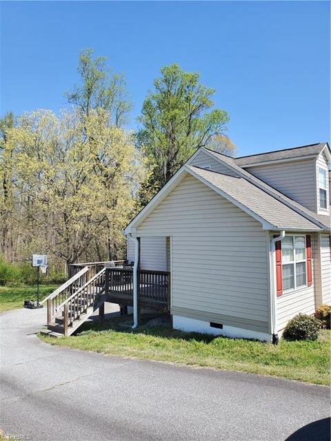 216 Unity St, Thomasville, NC 27360 photo 2