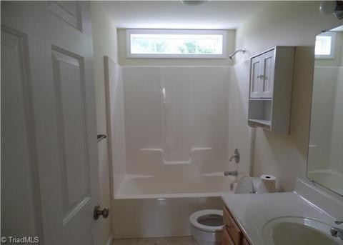 216 Unity St, Thomasville, NC 27360 photo 8