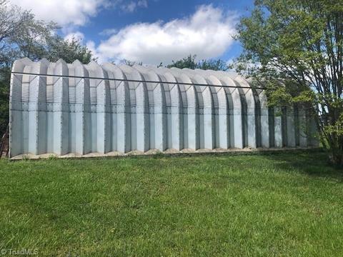 107 Cooper St, Dobson, NC 27017 photo 2