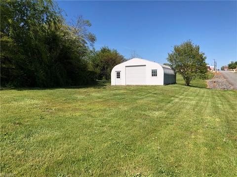 107 Cooper St, Dobson, NC 27017 photo 28
