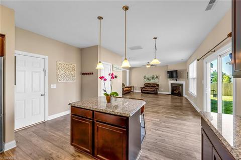 2400 Bearded Iris Ln, High Point, NC 27265 photo 16