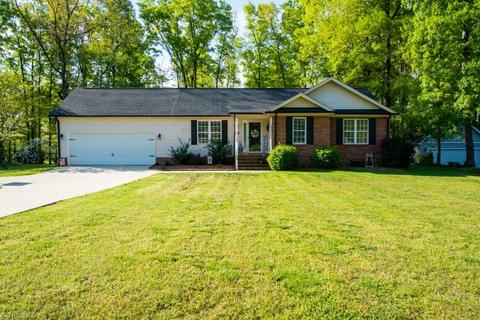 1104 E Meadow Rd, Eden, NC 27288 photo 2