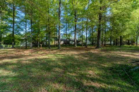 1104 E Meadow Rd, Eden, NC 27288 photo 23