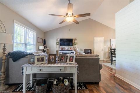 1104 E Meadow Rd, Eden, NC 27288 photo 3