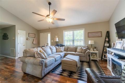 1104 E Meadow Rd, Eden, NC 27288 photo 4